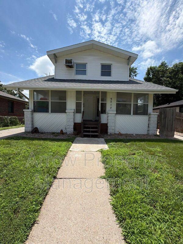Apartment for rent at 5717 Hartley St #2, Lincoln, NE 68507