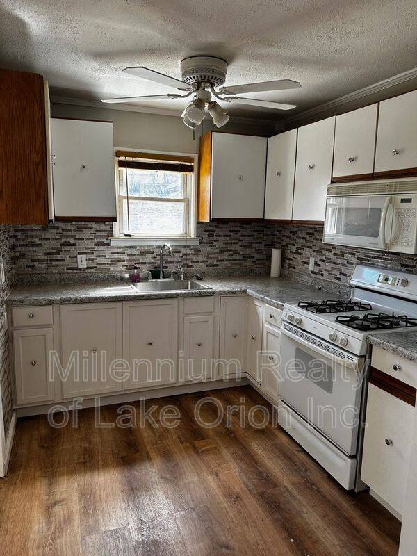 House for rent at 22622 Panama Ave, Warren, MI 48091