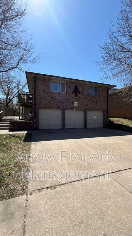 Apartment for rent at 1027 A St #12, Lincoln, NE 68502