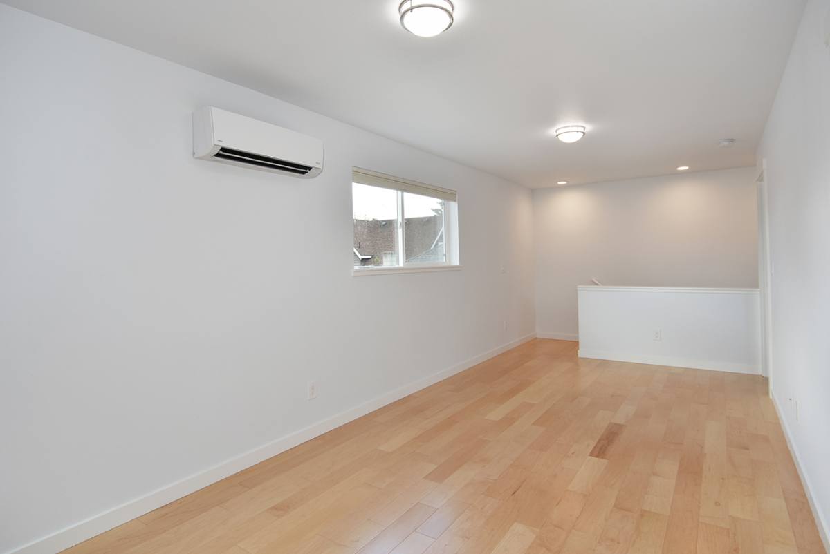 Apartment for rent at 713-B 27th Ave, Seattle, WA 98122