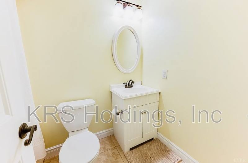 Townhouse for rent at 136 Old Tavern Circle, Lynchburg, VA 24501