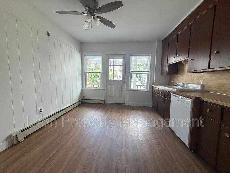 Apartment for rent at 70 Bouvier Ave #1R, Lincoln, RI 02865