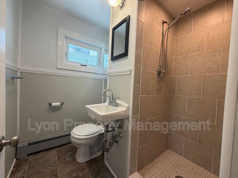 Apartment for rent at 70 Bouvier Ave #1R, Lincoln, RI 02865