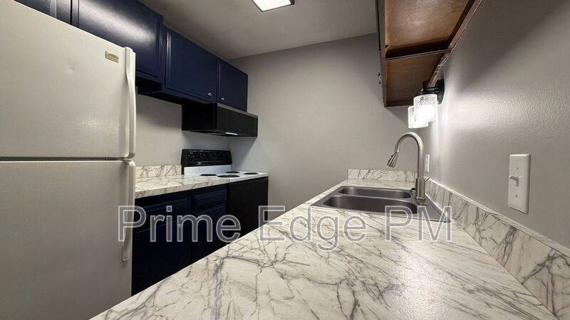 Apartment for rent at 1109 N 28th St #6, Lincoln, NE 68503