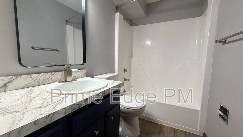Apartment for rent at 1109 N 28th St #6, Lincoln, NE 68503