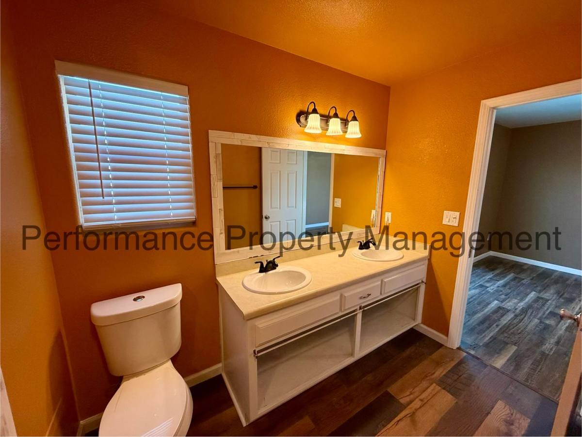 House for rent at 620 Graydon Ave, Taft, CA 93268
