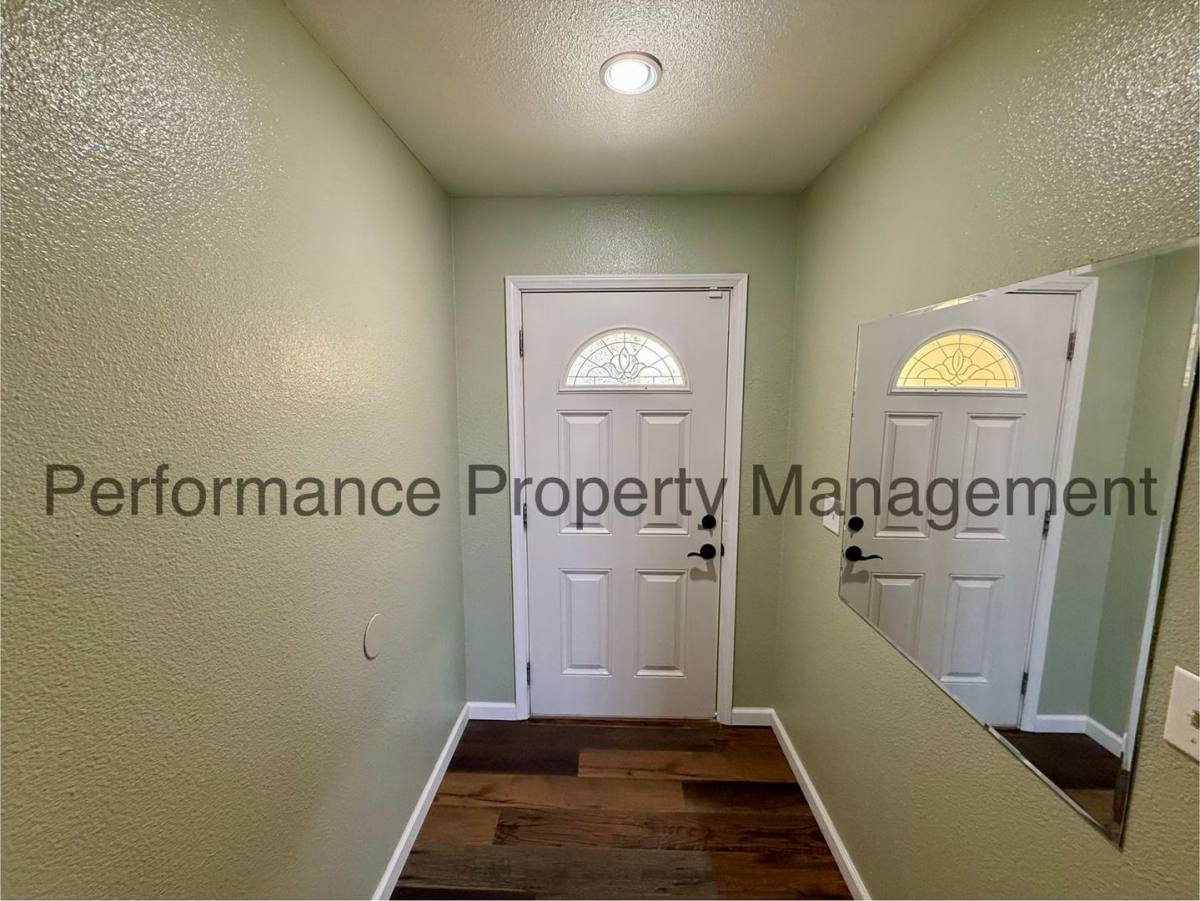 House for rent at 620 Graydon Ave, Taft, CA 93268