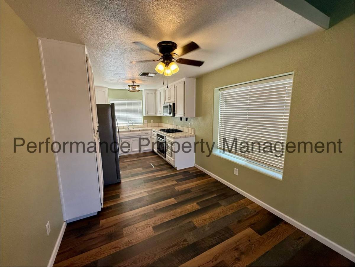 House for rent at 620 Graydon Ave, Taft, CA 93268