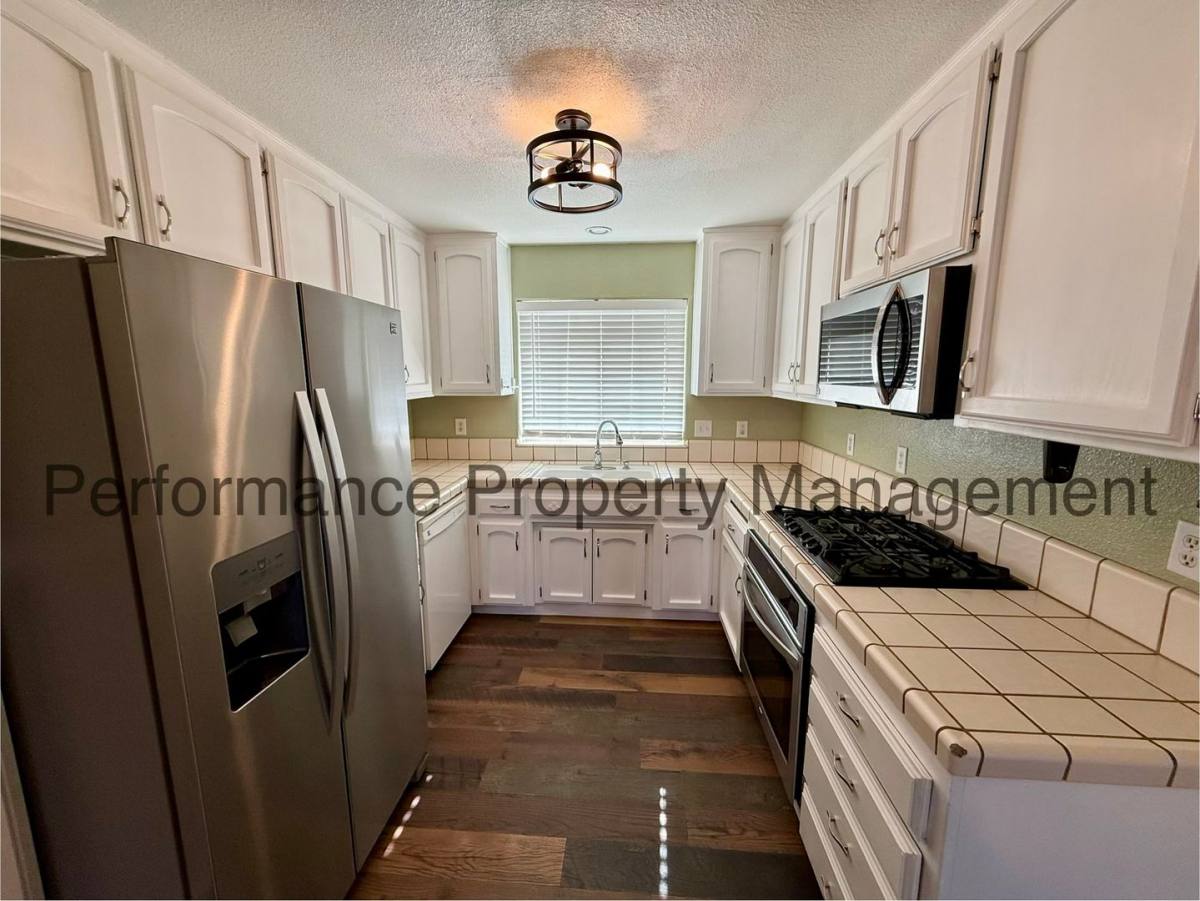 House for rent at 620 Graydon Ave, Taft, CA 93268
