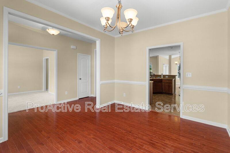 House for rent at 729 Creekwood Dr, Chesapeake, VA 23323