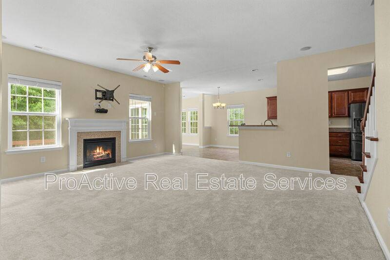 House for rent at 729 Creekwood Dr, Chesapeake, VA 23323