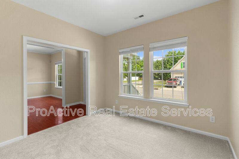 House for rent at 729 Creekwood Dr, Chesapeake, VA 23323