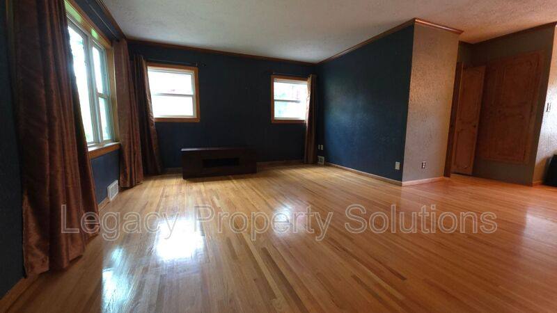 House for rent at 926 N Mandan St, Bismarck, ND 58501