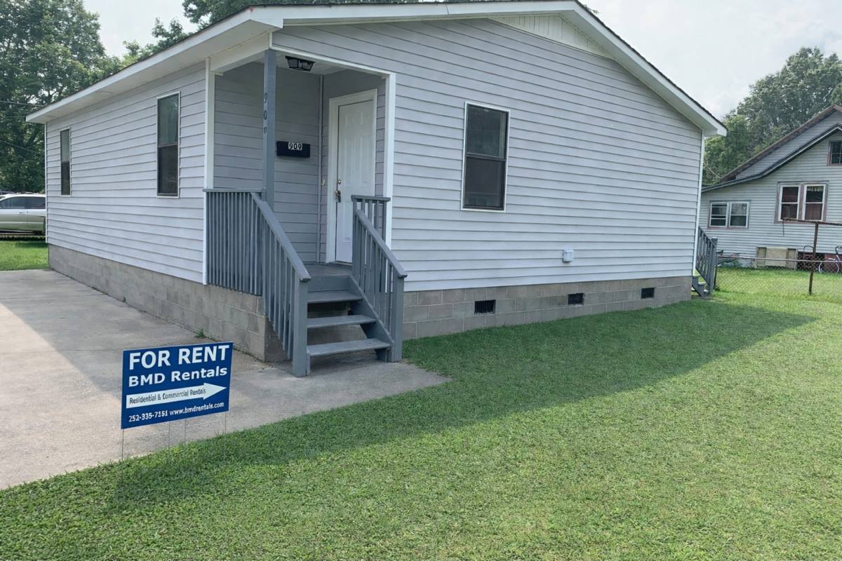 House for rent at 909 Chesson St, Elizabeth City, NC 27909