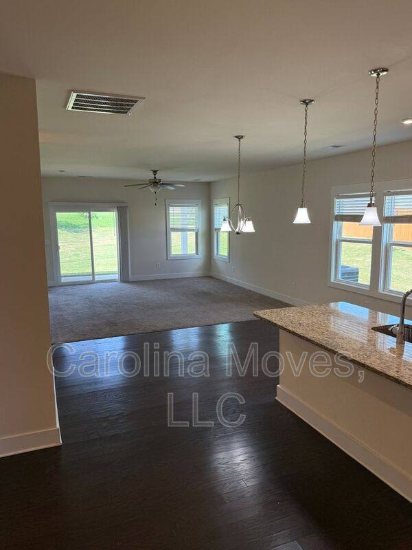 House for rent at 6 Larson Dr, Simpsonville, SC 29681