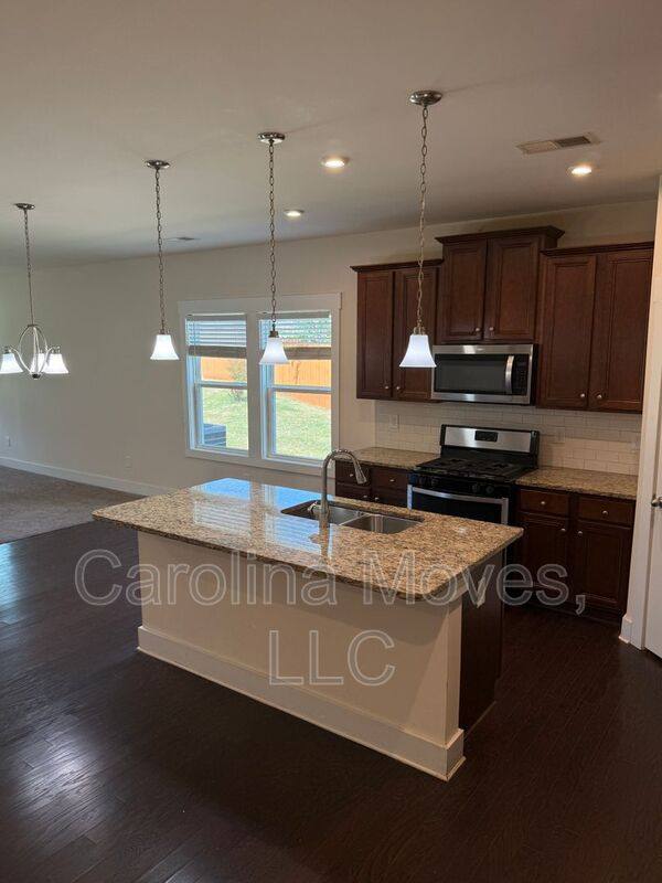 House for rent at 6 Larson Dr, Simpsonville, SC 29681