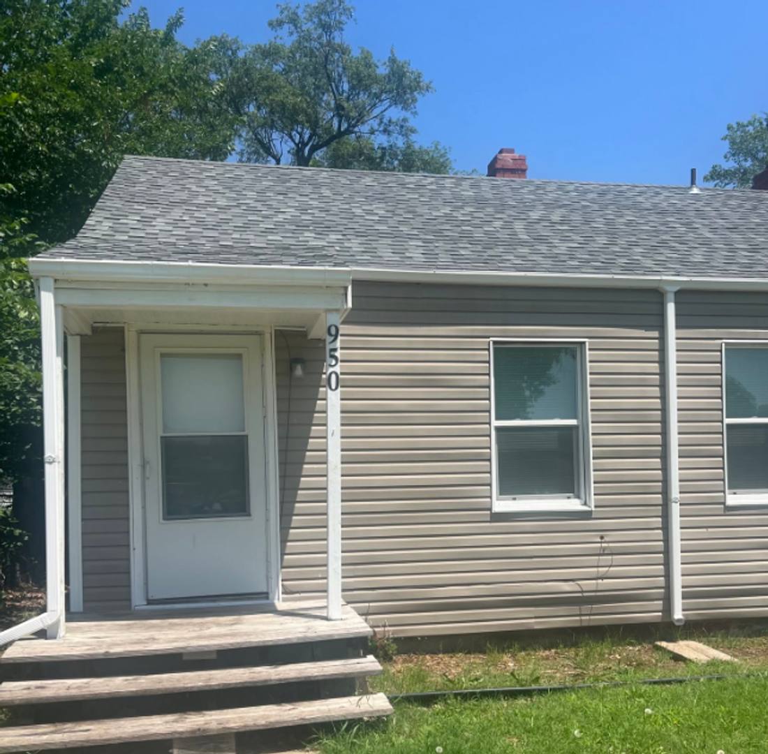 House for rent at 950 N Glendale St, Wichita, KS 67208