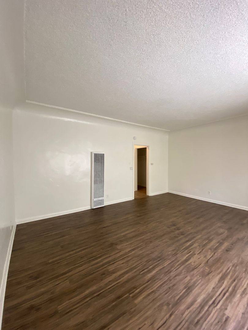 Apartment for rent at 2301-2305 Magnolia Ave, Long Beach, CA 90806