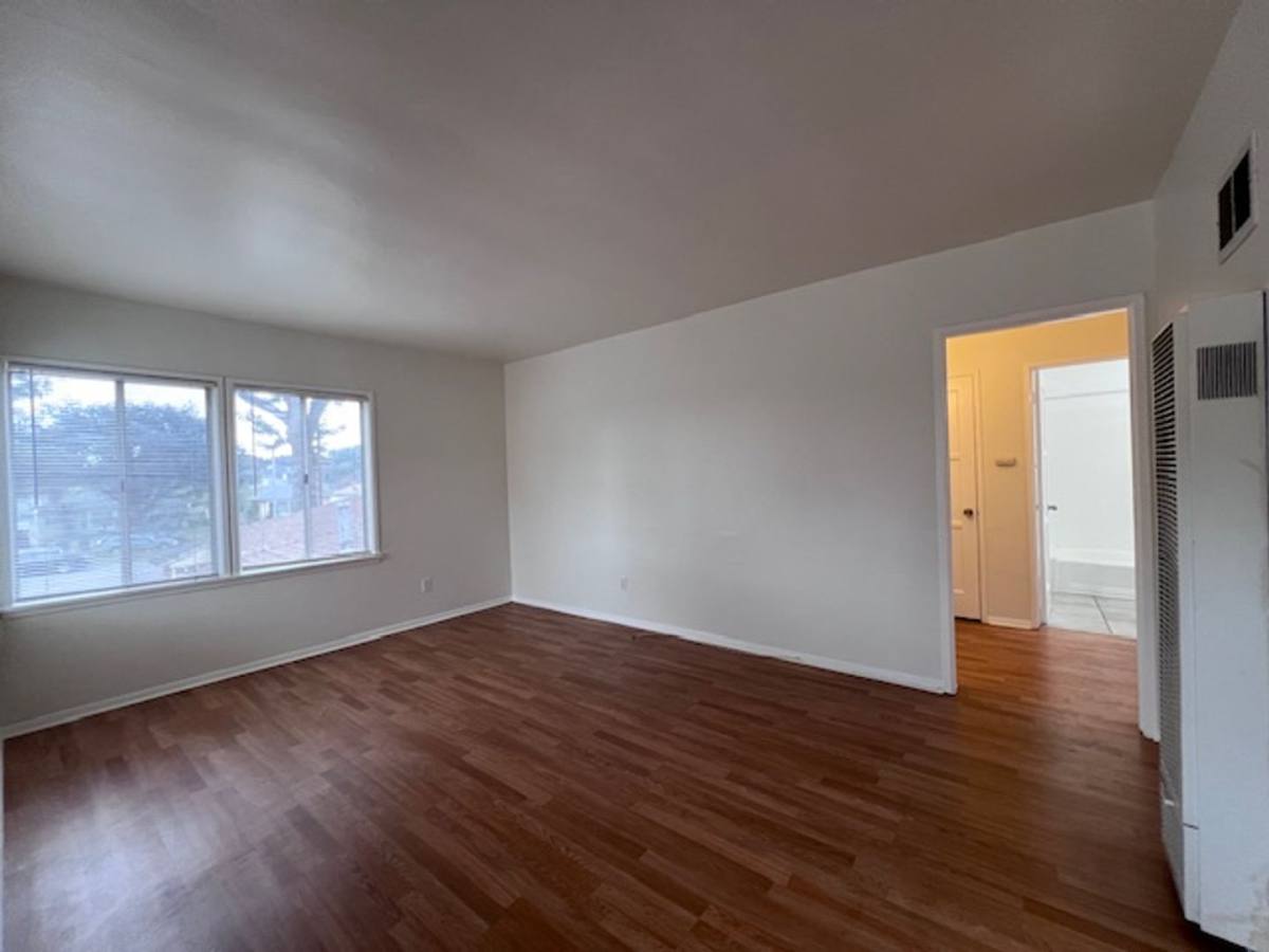 Apartment for rent at 4419 Bellflower Blvd, Long Beach, CA 90808