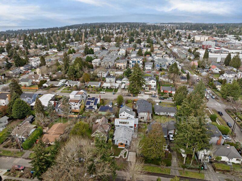 Apartment for rent at 742 N 90th St #ADU Lb, Seattle, WA 98103