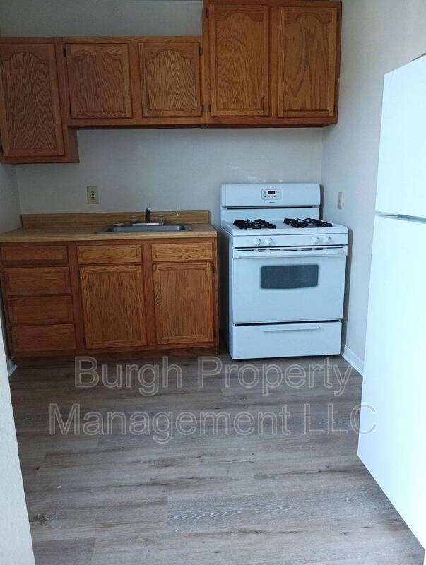 Apartment for rent at 116 W 8th Ave #4B, Homestead, PA 15120