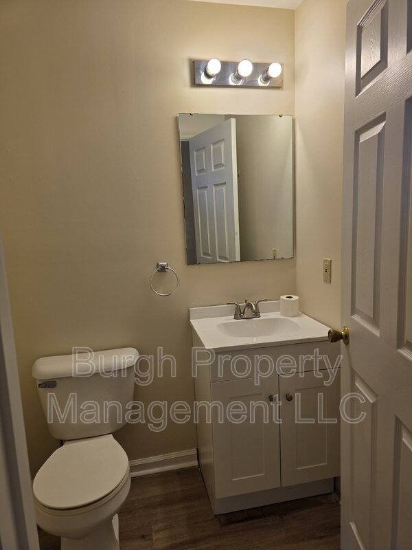 Apartment for rent at 116 W 8th Ave #4B, Homestead, PA 15120