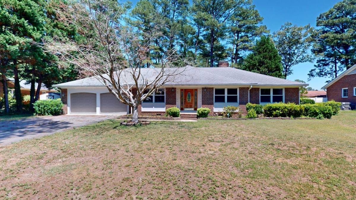 House for rent at 5904 Weatherford Rd, Fayetteville, NC 28303