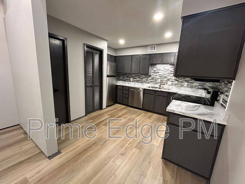 Apartment for rent at 1741 Ridgehaven Court #5, Lincoln, NE 68505