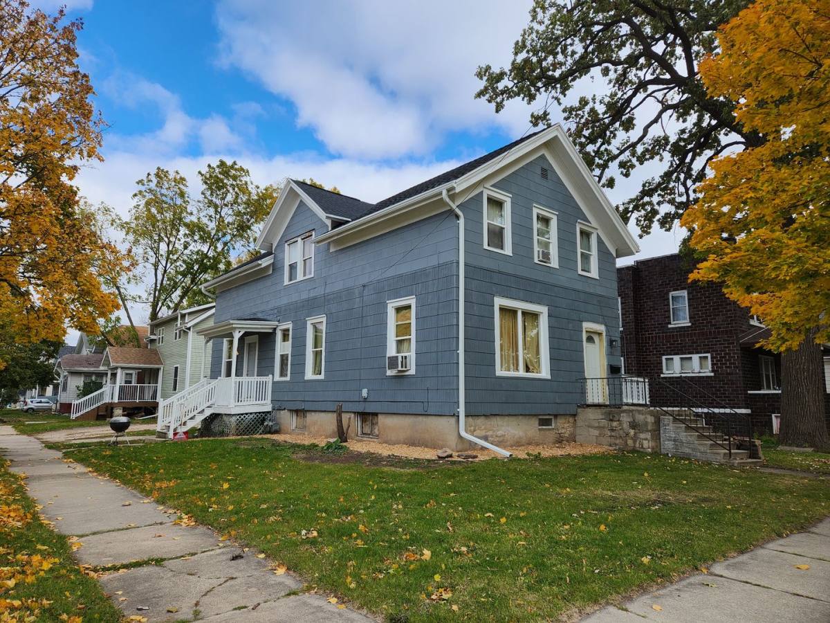 Apartment for rent at 149 W 2nd St, Fond Du Lac, WI 54935