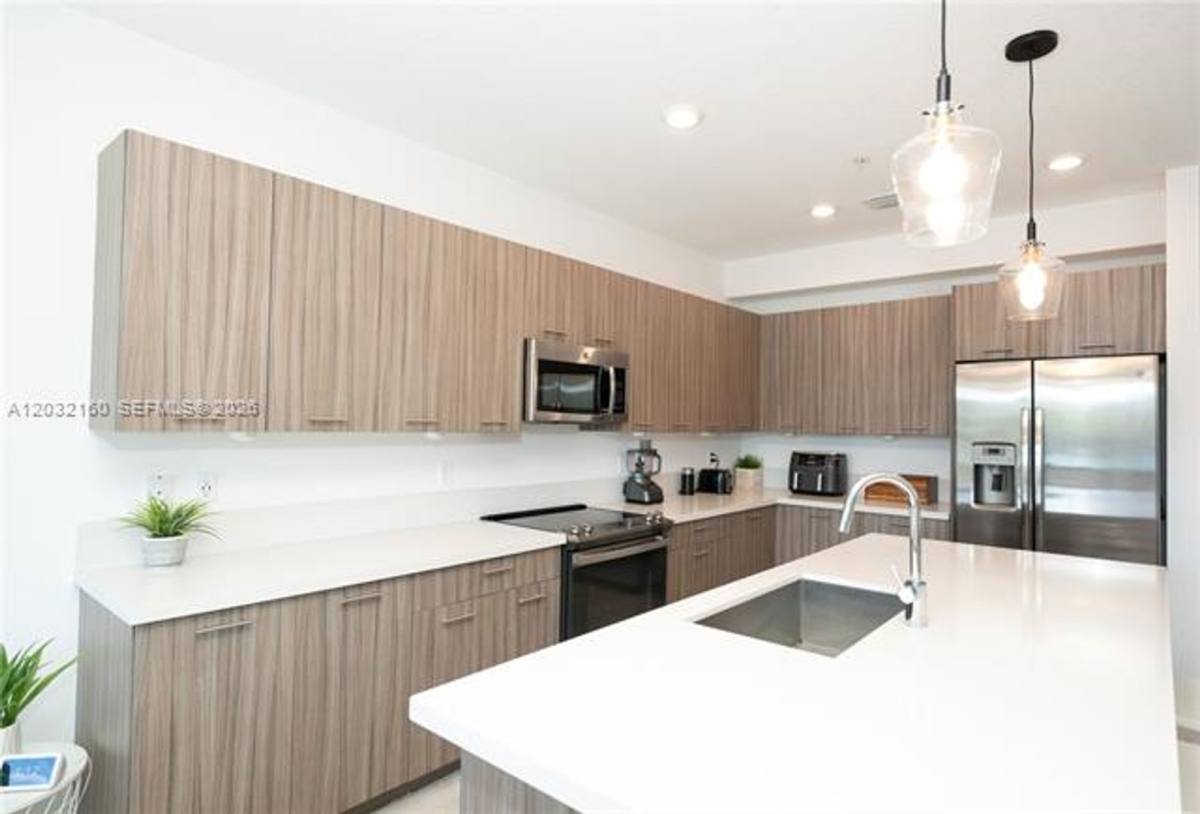 Apartment for rent at 4640 NW 84th Ave, Miami, FL 33166
