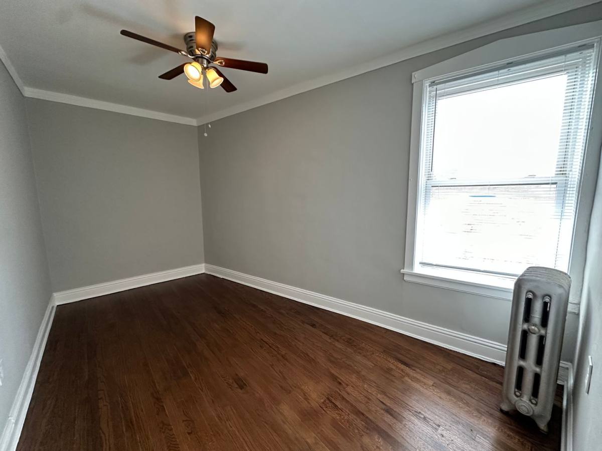 Apartment for rent at 7014-22 N Sheridan Rd, Chicago, IL 60626