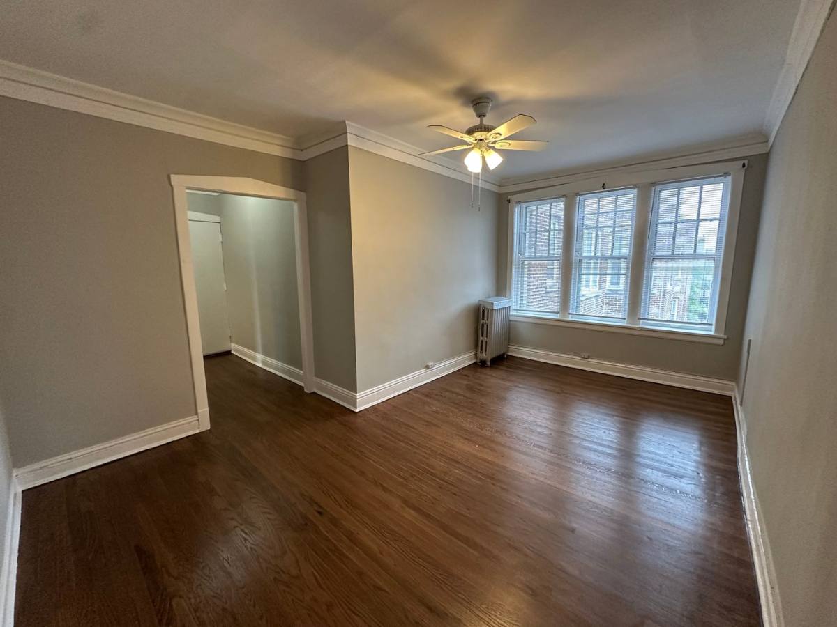 Apartment for rent at 7014-22 N Sheridan Rd, Chicago, IL 60626