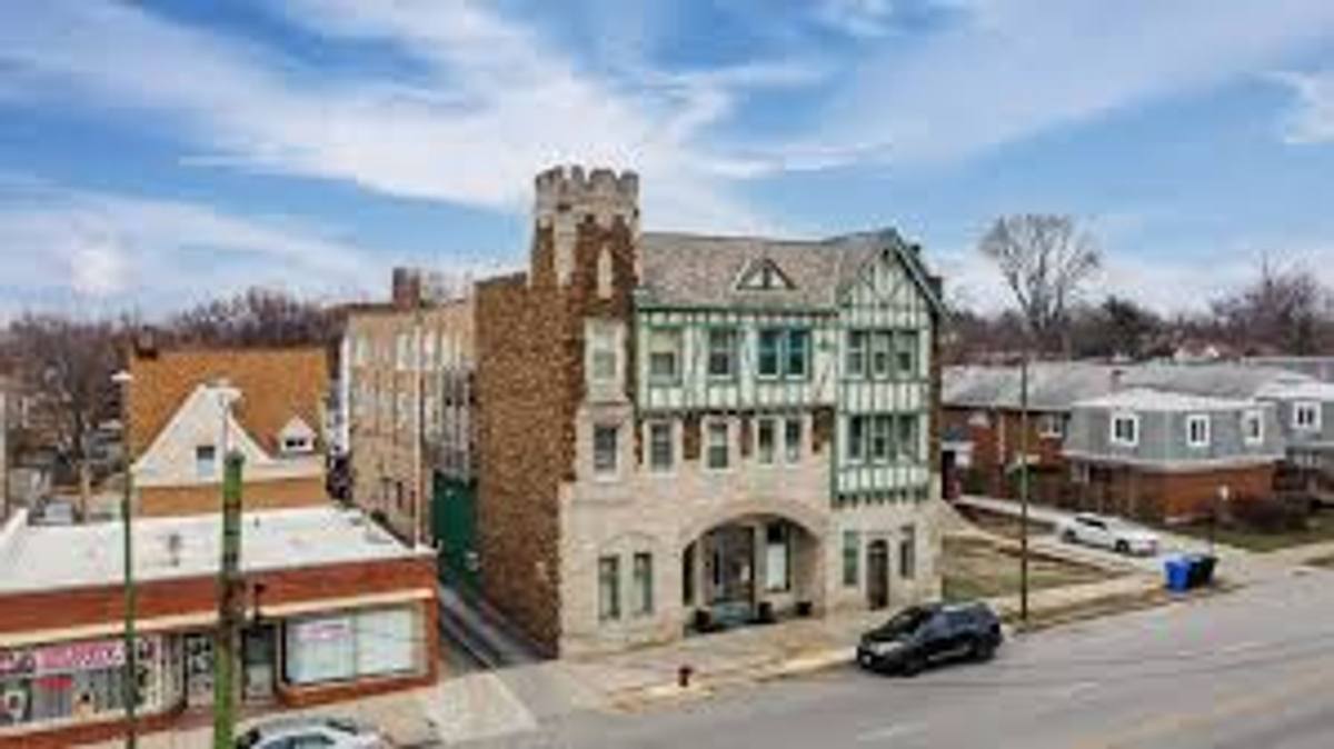 Apartment for rent at 2324 W 111th St, Chicago, IL 60643