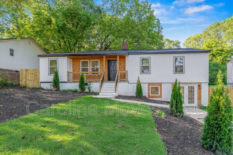 House for rent at 10 Valley View Lane, Greenville, SC 29605