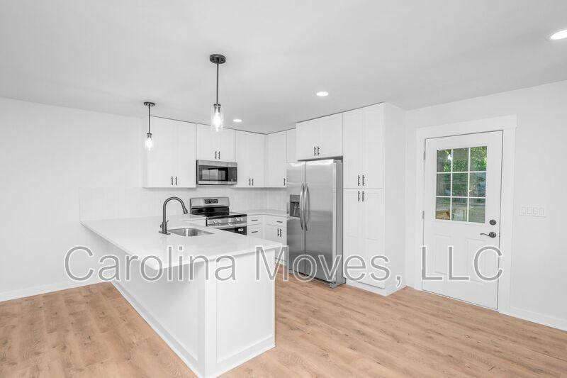 House for rent at 10 Valley View Lane, Greenville, SC 29605
