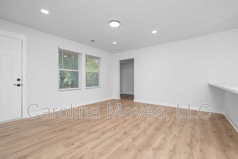 House for rent at 10 Valley View Lane, Greenville, SC 29605