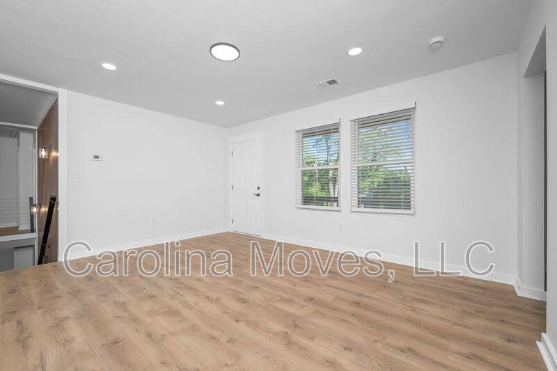 House for rent at 10 Valley View Lane, Greenville, SC 29605