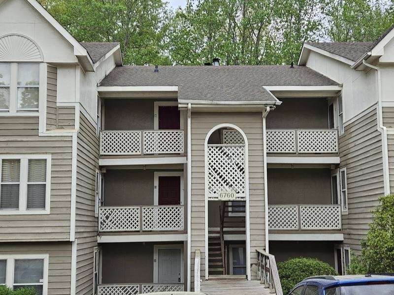 Apartment for rent at 1004 Brookhollow Dr #2, Fayetteville, NC 28314