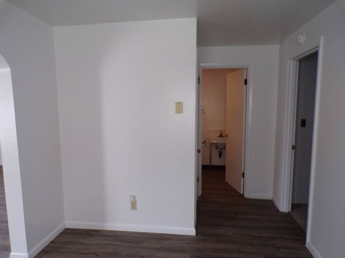 Apartment for rent at 1606 & 1608 1610 4th St, La Grande, OR 97850