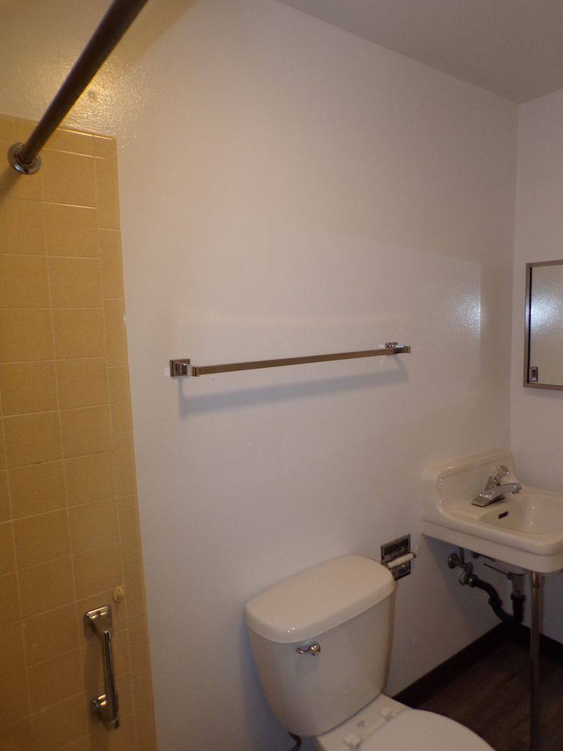 Apartment for rent at 1606 & 1608 1610 4th St, La Grande, OR 97850