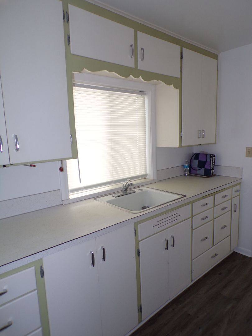 Apartment for rent at 1606 & 1608 1610 4th St, La Grande, OR 97850