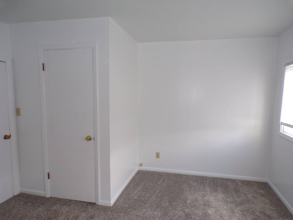 Apartment for rent at 1606 & 1608 1610 4th St, La Grande, OR 97850