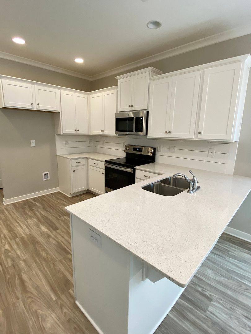 House for rent at 252 Creek Run Way, Calera, AL 35040