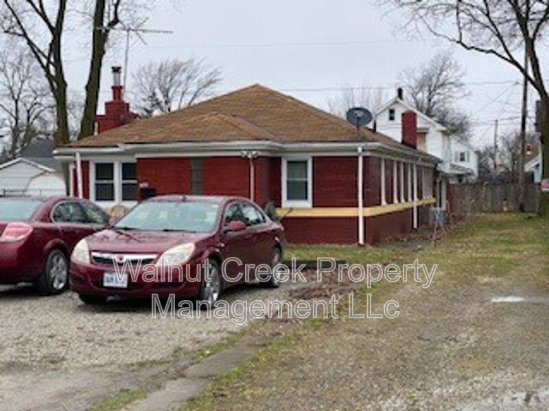 House for rent at 1763 E 36th St, Lorain, OH 44055