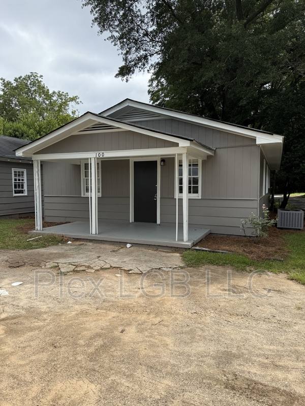 House for rent at 100 Oak Lane, Lagrange, GA 30241
