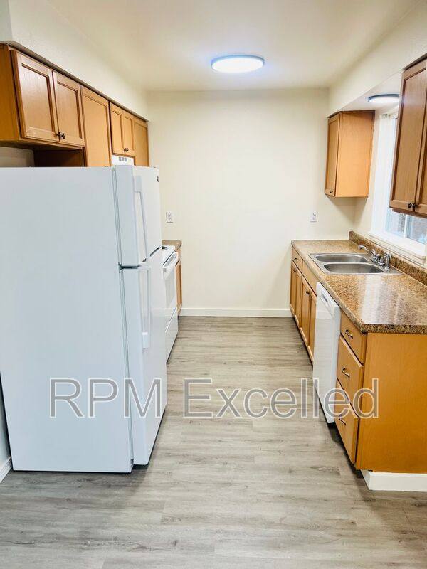 Apartment for rent at 2500 S 286th Place #C, Federal Way, WA 98003