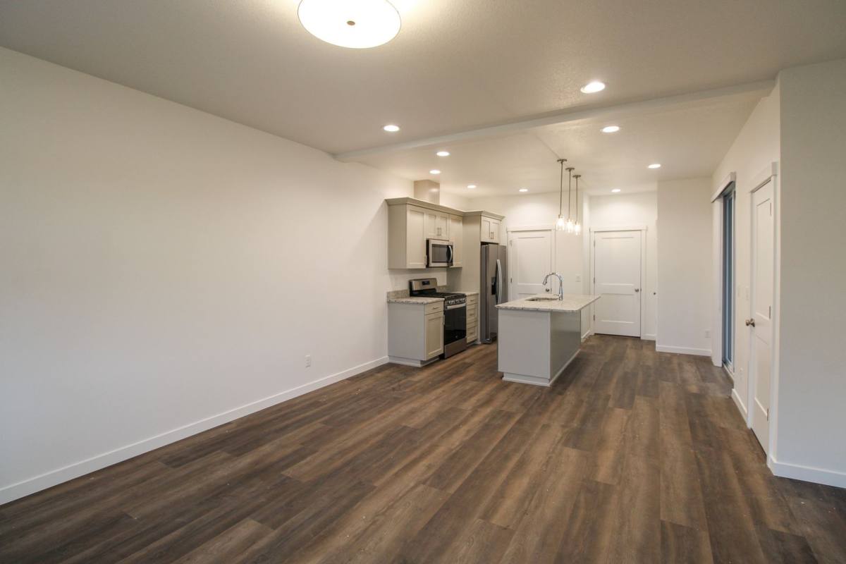 Townhouse for rent at 1684 SE Barberry Ave, Dallas, OR 97338