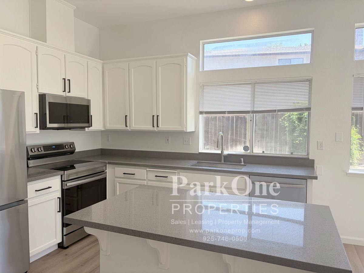 House for rent at 2848 St Joseph Dr, Concord, CA 94518