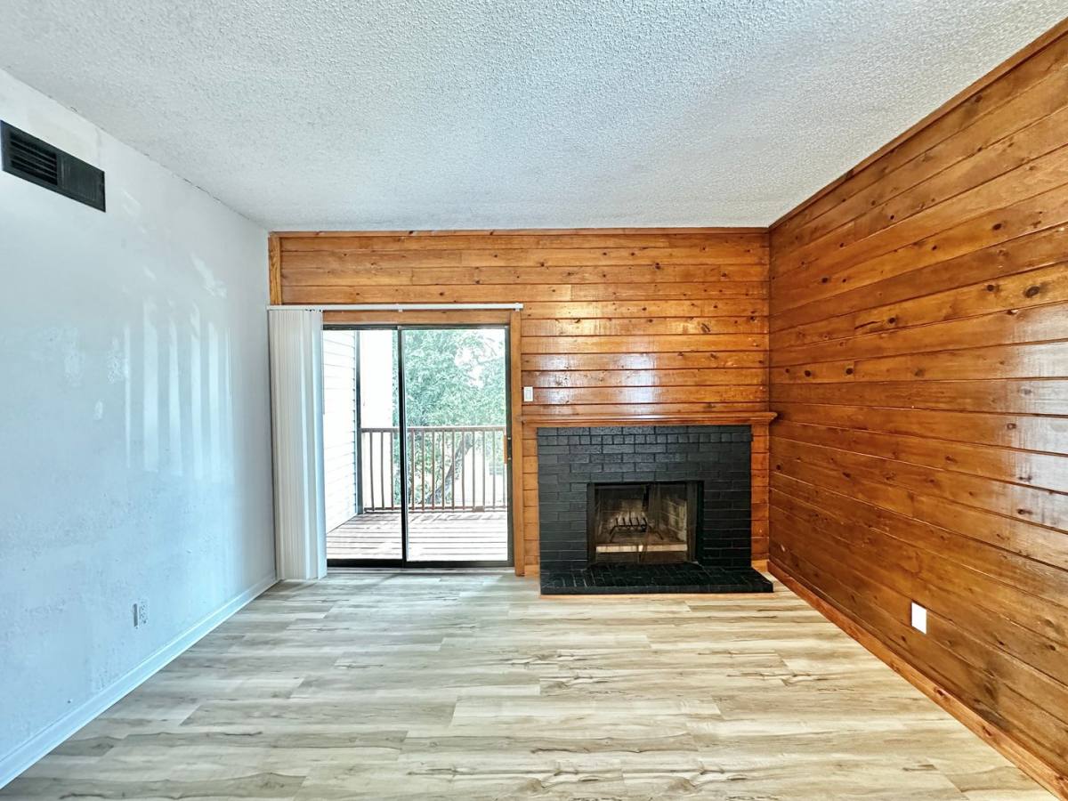 Apartment for rent at 210 SW 17th St, Lawton, OK 73501