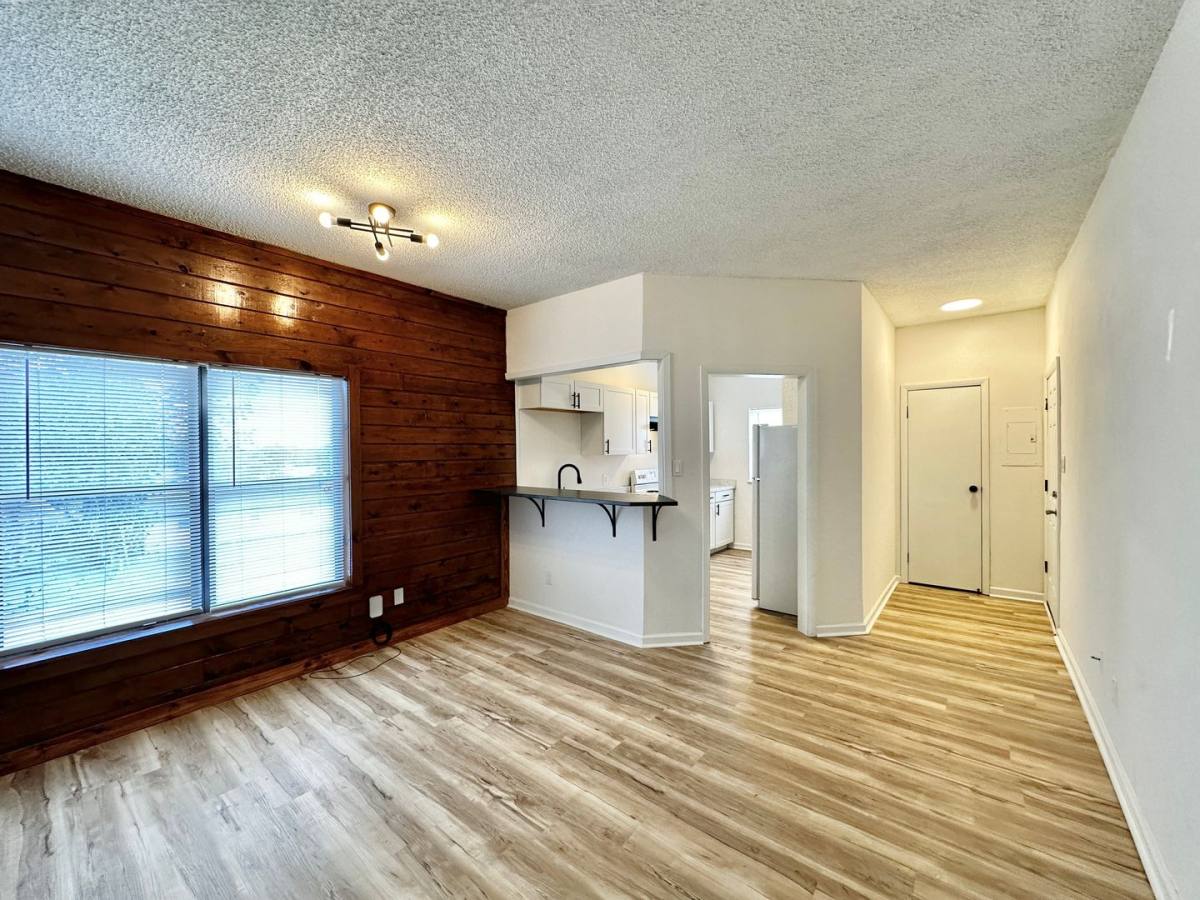 Apartment for rent at 210 SW 17th St, Lawton, OK 73501